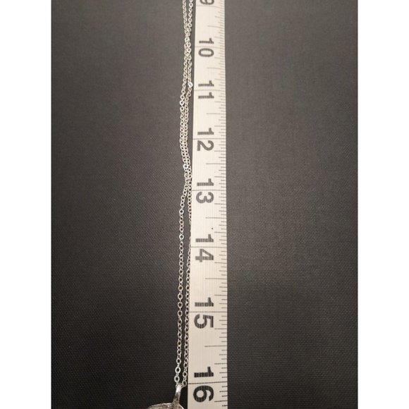 Paparazzi Silver Leaf Necklace And Earrings Set - Picture 7 of 7